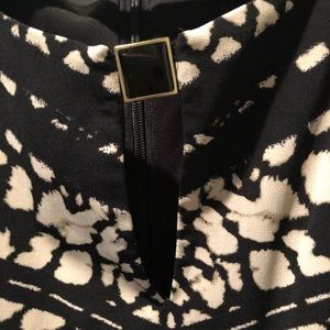 Beautiful Tahari Dress w/black & brass finishes